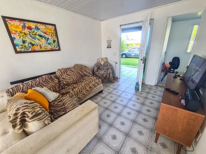 Casa de esquina no bairro Araça: 4ª foto da galeria de imagens do imóvel