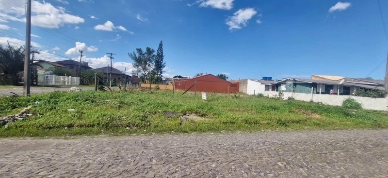 Terreno de esquina muito bem localizado pronto para construir: 4ª foto da galeria de imagens do imóvel