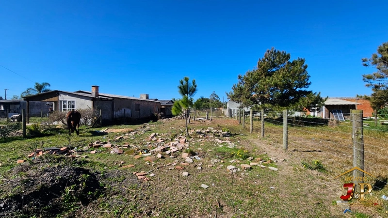Terreno bem localizado: 1ª foto da galeria de imagens do imóvel
