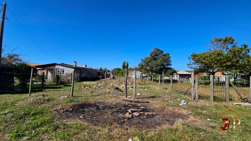 Terreno bem localizado: 3ª foto da galeria de imagens do imóvel