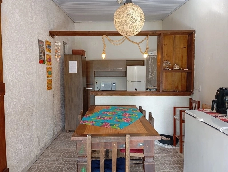 Casa bem localizada com 3 dormitórios e grande pátio: 4ª foto da galeria de imagens do imóvel