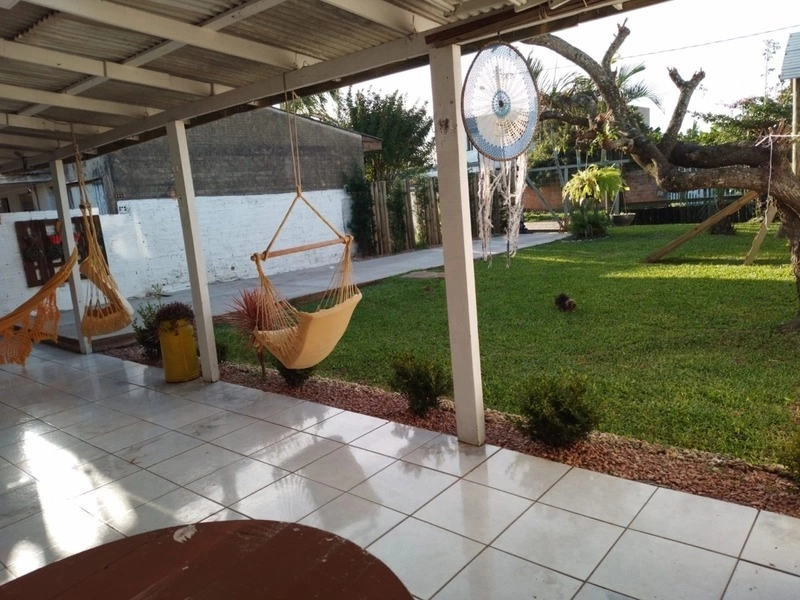 Casa bem localizada com 3 dormitórios e grande pátio: 16ª foto da galeria de imagens do imóvel