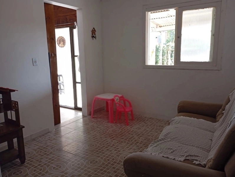 Casa bem localizada com 3 dormitórios e grande pátio: 7ª foto da galeria de imagens do imóvel