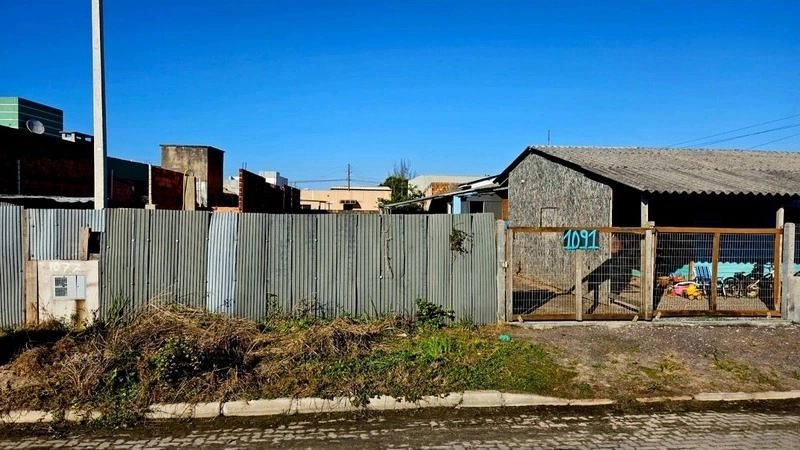Terreno na avenida principal do bairro: 4ª foto da galeria de imagens do imóvel