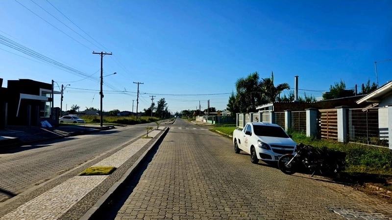 Terreno na avenida principal do bairro: 1ª foto da galeria de imagens do imóvel