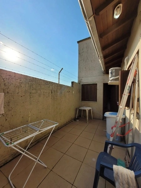 EXCELENTE CASA DE 3 DORMITORIOS COM PISCINA: 1ª foto da galeria de imagens do imóvel