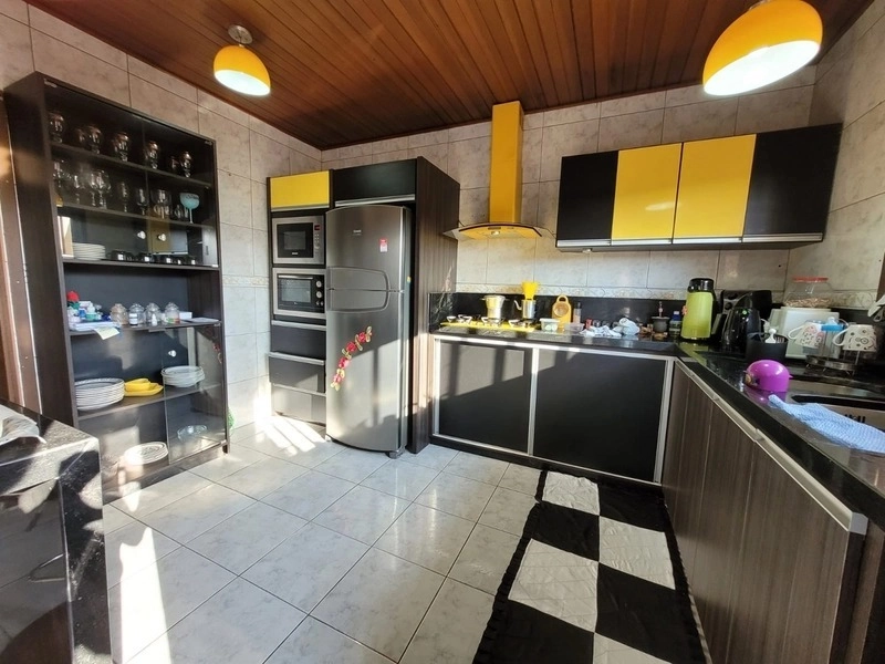 EXCELENTE CASA DE 3 DORMITORIOS COM PISCINA: 2ª foto da galeria de imagens do imóvel
