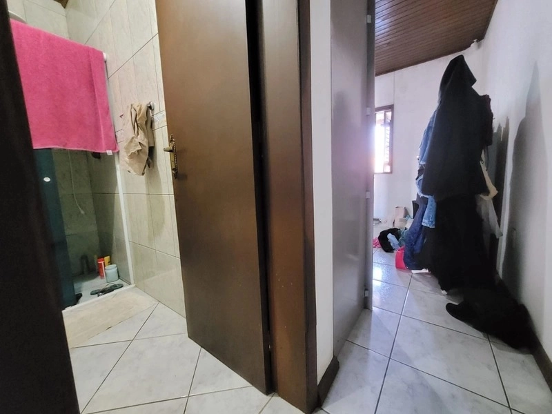 EXCELENTE CASA DE 3 DORMITORIOS COM PISCINA: 14ª foto da galeria de imagens do imóvel