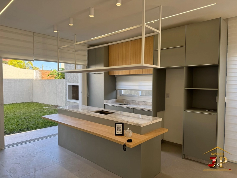 Casa dos sonhos a 100m do mar com 4 Suítes: 3ª foto da galeria de imagens do imóvel