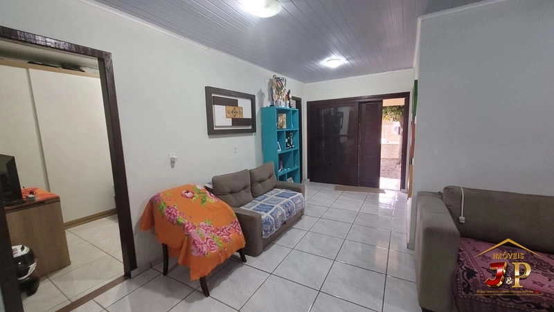 Casa 4 dormitórios no bairro Santa Luzia: 1ª foto da galeria de imagens do imóvel