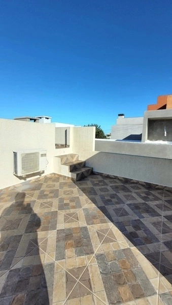 CASA 2 DORMITÓRIOS (1 SUÍTE) - 1 QUADRA DO MAR - ROOFTOP COM VISTA MAR: 14ª foto da galeria de imagens do imóvel