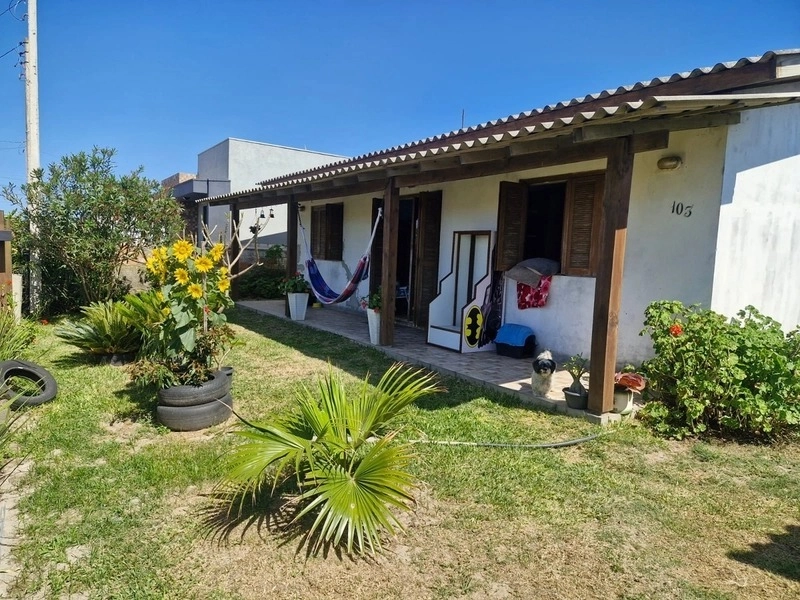 Casa perto da praia com 3 dormitórios: 24ª foto da galeria de imagens do imóvel