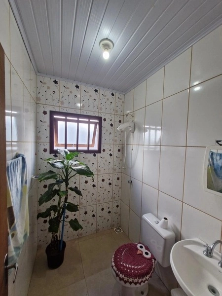 Casa perto da praia com 3 dormitórios: 8ª foto da galeria de imagens do imóvel