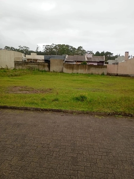 Terreno com ótimo potencial para investir ou construir: 1ª foto da galeria de imagens do imóvel