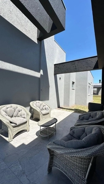 Casa com 3 suítes no condomínio Dubai: 24ª foto da galeria de imagens do imóvel