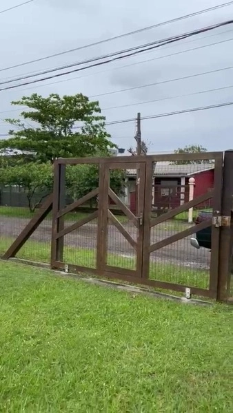 CASA COM 2 TERRENOS MUITO BEM LOCALIZADA NO ARAÇÁ -CAPÃO DA CANOA: 11ª foto da galeria de imagens do imóvel