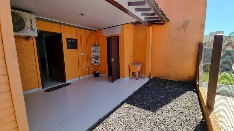Casa com 650m de terreno, 5 dormitórios e piscina na Zona Norte: 3ª foto da galeria de imagens do imóvel