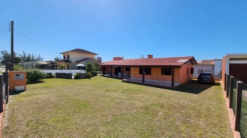 Casa com 650m de terreno, 5 dormitórios e piscina na Zona Norte: 1ª foto da galeria de imagens do imóvel