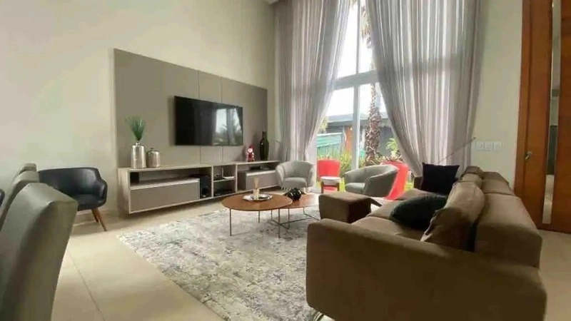 Casa dos sonhos no condomínio Dubai com piscina e 4 suítes: 3ª foto da galeria de imagens do imóvel