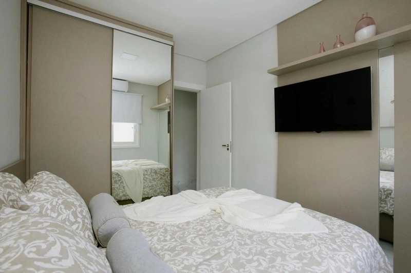Casa com padrão único com 3 dormitórios e piscina no bairro Zona Nova: 10ª foto da galeria de imagens do imóvel