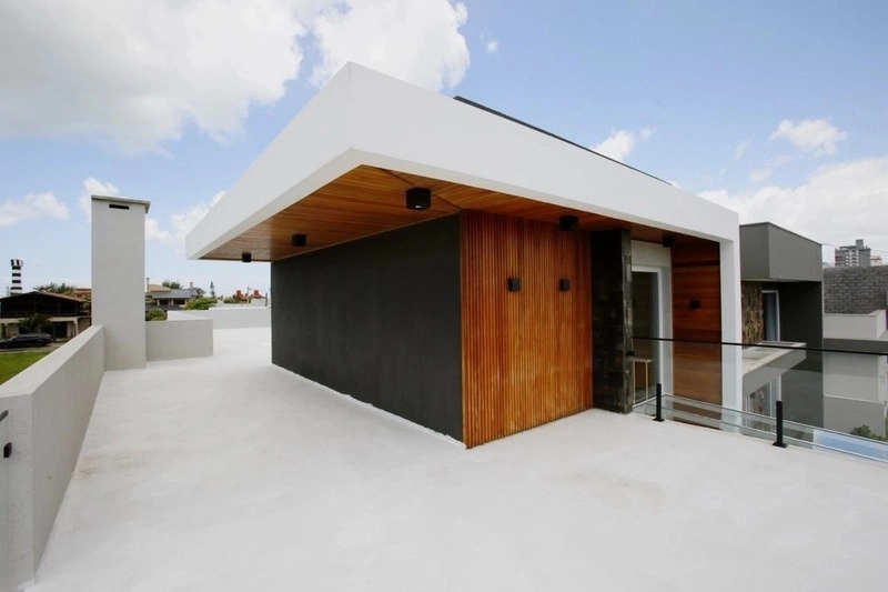 Casa com padrão único com 3 dormitórios e piscina no bairro Zona Nova: 21ª foto da galeria de imagens do imóvel