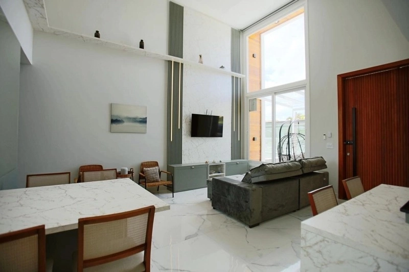 Casa com padrão único com 3 dormitórios e piscina no bairro Zona Nova: 11ª foto da galeria de imagens do imóvel