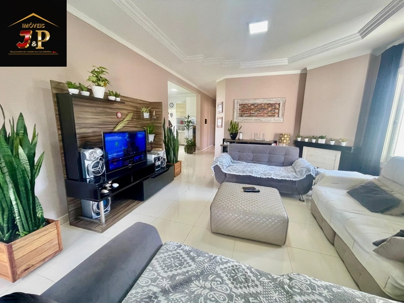 Casa incrível com 3 dormitórios à 3 quadras do mar: 9ª foto da galeria de imagens do imóvel