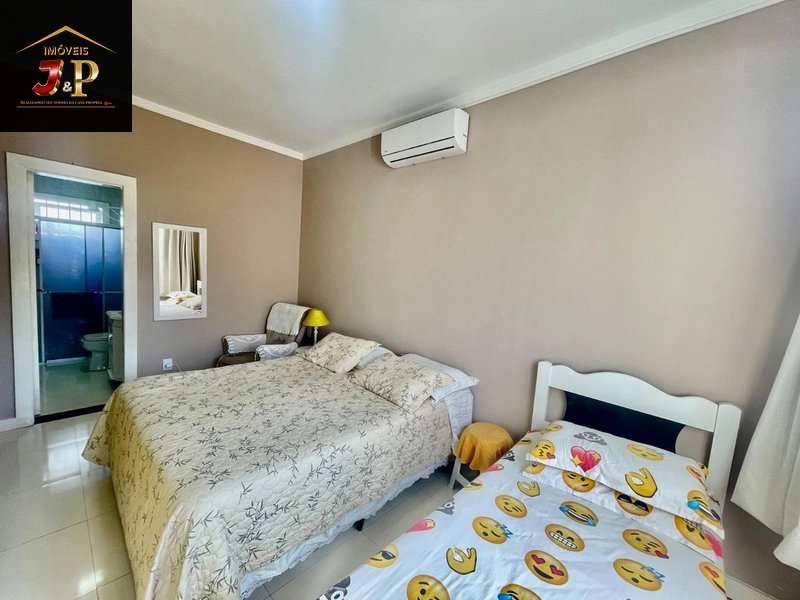 Casa incrível com 3 dormitórios à 3 quadras do mar: 15ª foto da galeria de imagens do imóvel