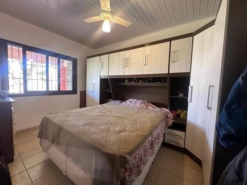 Casa com 3 dormitórios e 3 terrenos, a poucos passos do mar: 11ª foto da galeria de imagens do imóvel