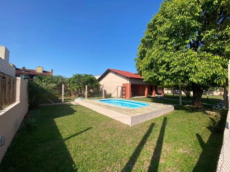 Casa com 3 dormitórios e 3 terrenos, a poucos passos do mar: 12ª foto da galeria de imagens do imóvel