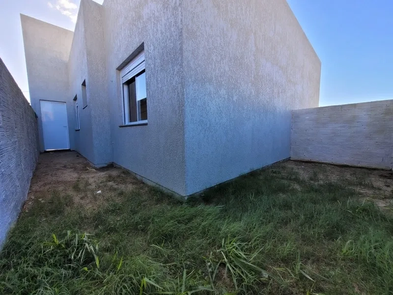 CASA GEMINADA ACONCHEGANTE- JARDIM BEIRA MAR: 12ª foto da galeria de imagens do imóvel