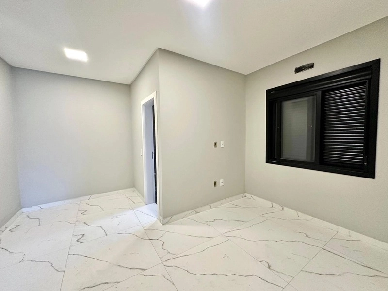 CASA 3 DORMITÓRIOS (1 SUÍTE) COM CLOSET - ROOFTOP - 1 QUADRA DO MAR: 5ª foto da galeria de imagens do imóvel