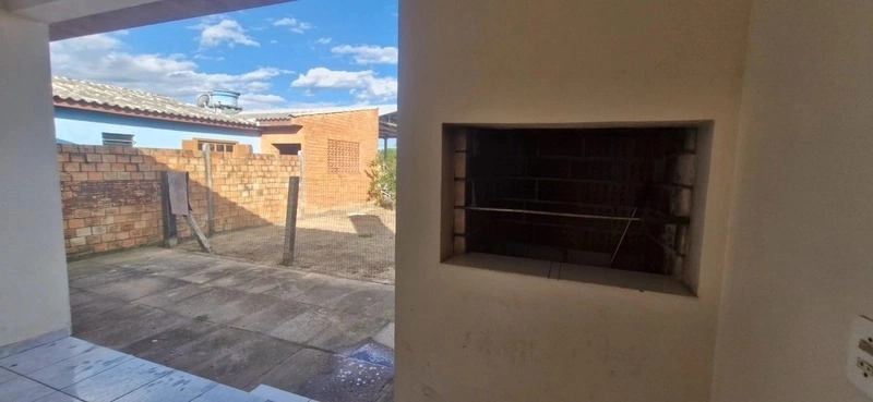 Casa com 2 dormitórios no bairro Jardim Beira Mar: 1ª foto da galeria de imagens do imóvel