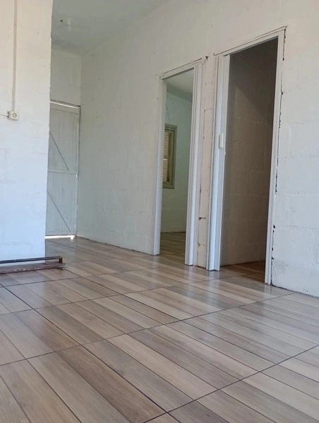 CASA 2 DORMITÓRIOS - TERRENO 300M² - 1 QUADRA DA AV PARAGUASSU: 1ª foto da galeria de imagens do imóvel