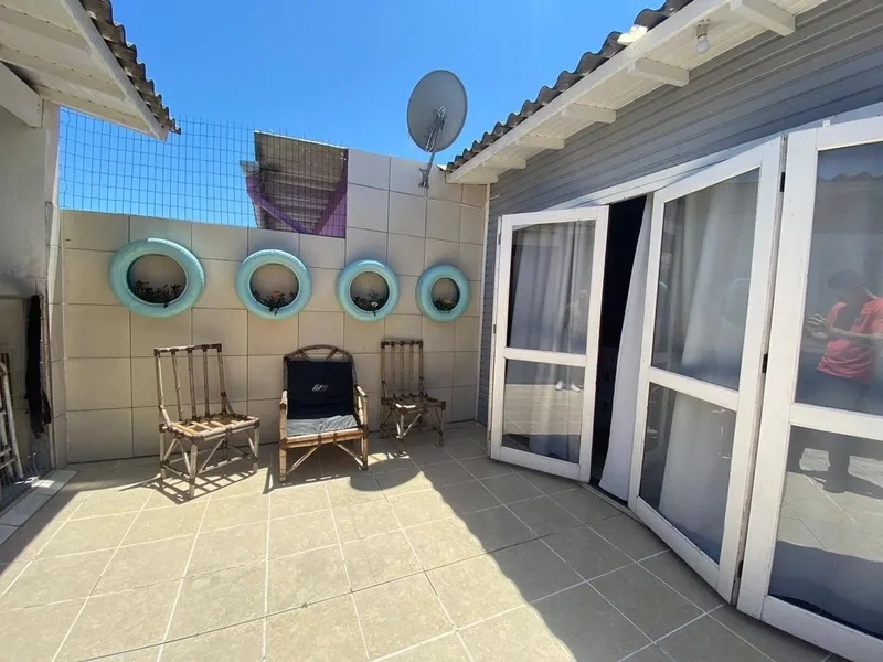 Duas casas no mesmo terreno: 3ª foto da galeria de imagens do imóvel