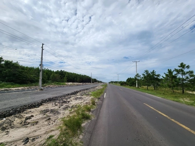 TERRENO BEM LOCALIZADO COM VISTA PARA PARAGUASSU: 3ª foto da galeria de imagens do imóvel