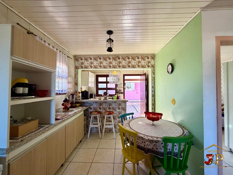 Casa a 400 metros do mar, localizada em zona de moradores e em frente a uma área verde.: 9ª foto da galeria de imagens do imóvel