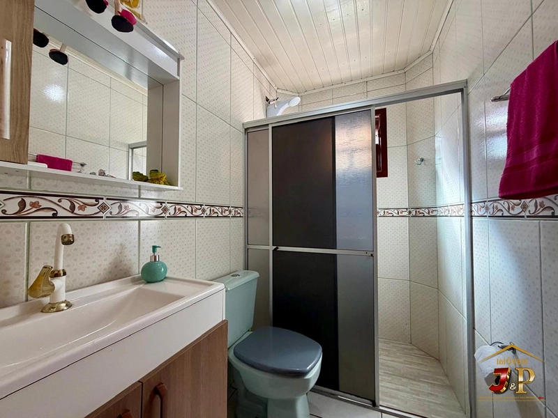 Casa a 400 metros do mar, localizada em zona de moradores e em frente a uma área verde.: 13ª foto da galeria de imagens do imóvel