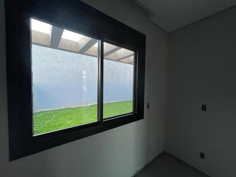 CASA 1 QUADRA DO MAR  EM CAPÃO DA CANOA: 1ª foto da galeria de imagens do imóvel