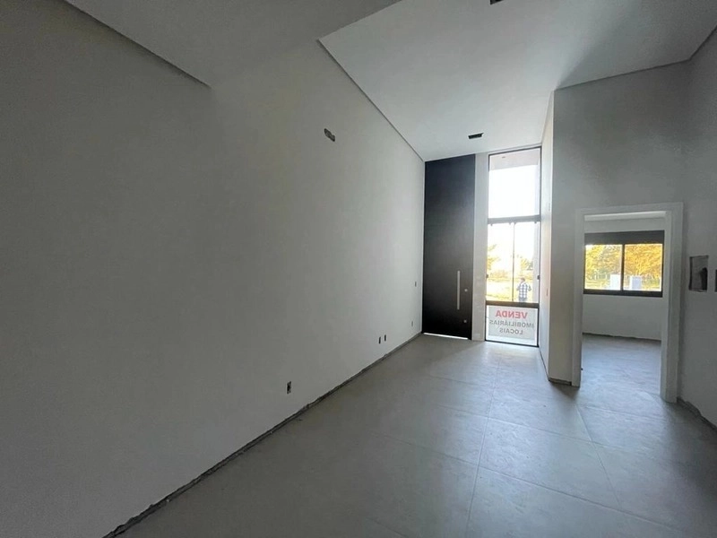 CASA 1 QUADRA DO MAR  EM CAPÃO DA CANOA: 3ª foto da galeria de imagens do imóvel