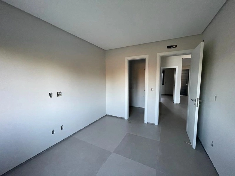 CASA 1 QUADRA DO MAR  EM CAPÃO DA CANOA: 2ª foto da galeria de imagens do imóvel