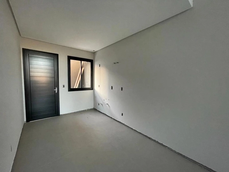 CASA 1 QUADRA DO MAR  EM CAPÃO DA CANOA: 6ª foto da galeria de imagens do imóvel