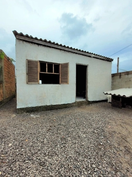 CASA PÉ NA AREIA EM CAPÃO DA CANOA: 3ª foto da galeria de imagens do imóvel