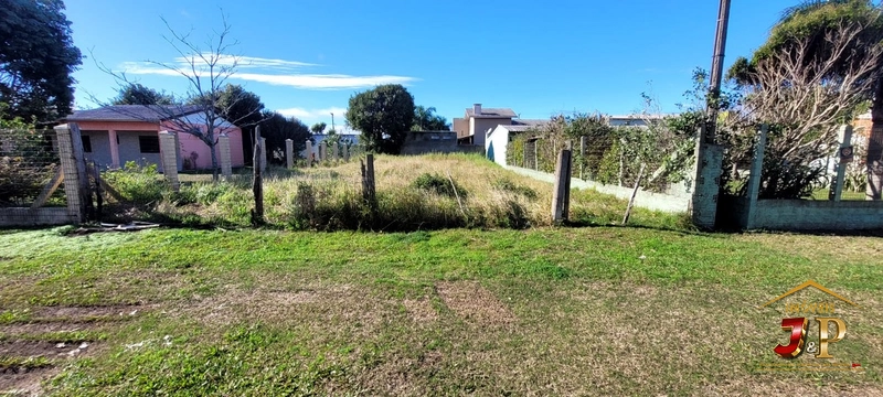 Terreno bem localizado a 5 quadras do mar: 1ª foto da galeria de imagens do imóvel