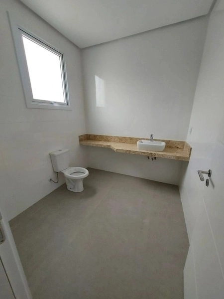 Linda Casa com Piscina no Condomínio Dubai!: 4ª foto da galeria de imagens do imóvel