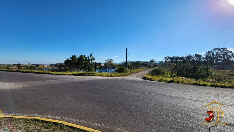 Terreno com mais de 3.000m² com preço imperdível,pronto para construir: 1ª foto da galeria de imagens do imóvel