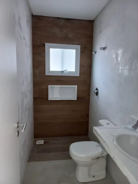 CASA 3 DORMITÓRIOS (1 SUÍTE COM CLOSET) - 2 QUADRAS DO MAR: 2ª foto da galeria de imagens do imóvel