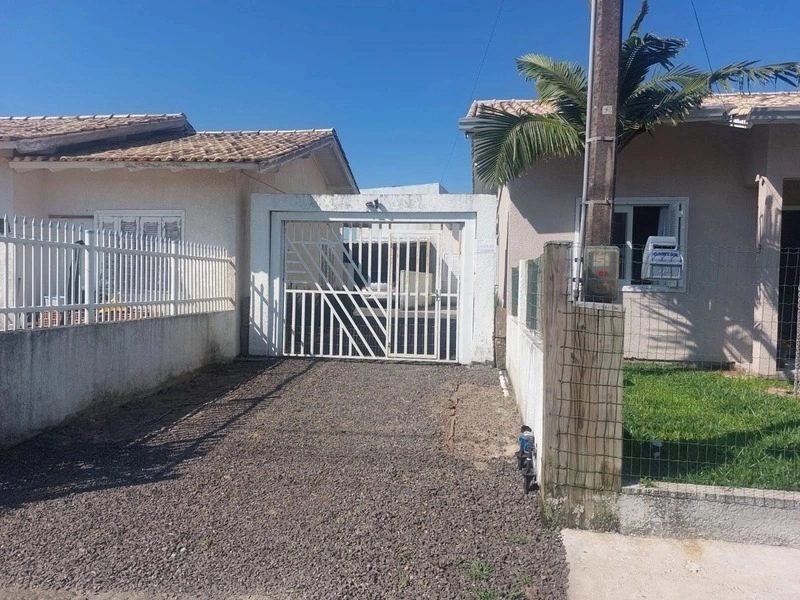 ->Bela Casa com 3 dormitórios - Ótima localização: 3ª foto da galeria de imagens do imóvel