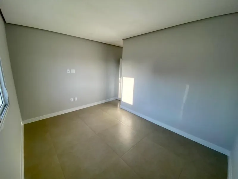 Excelente casa 3 quartos sendo 1 suite perto do mar de Capão da Canoa: 2ª foto da galeria de imagens do imóvel