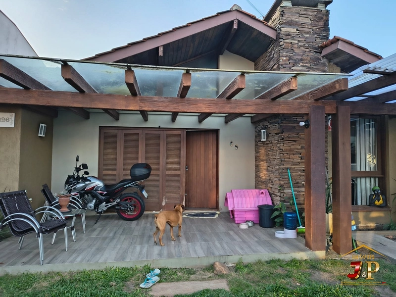 Casa apenas 100 metros do mar e 5 dormitórios!: 1ª foto da galeria de imagens do imóvel